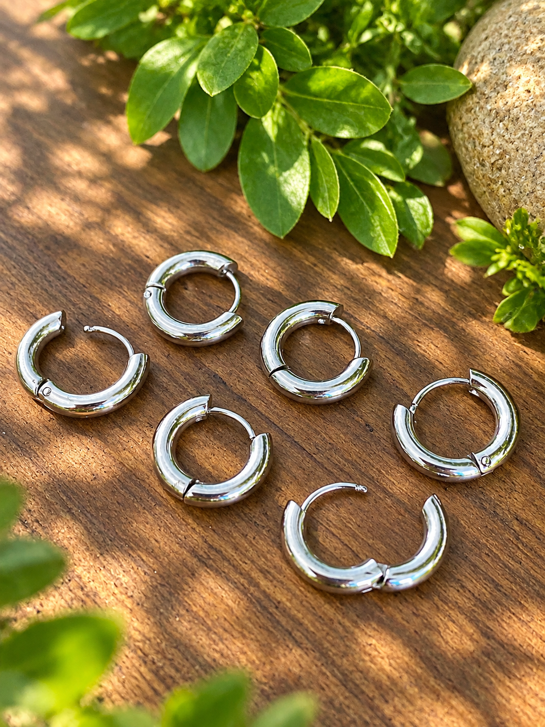 HUGGIE HOOP EARRINGS