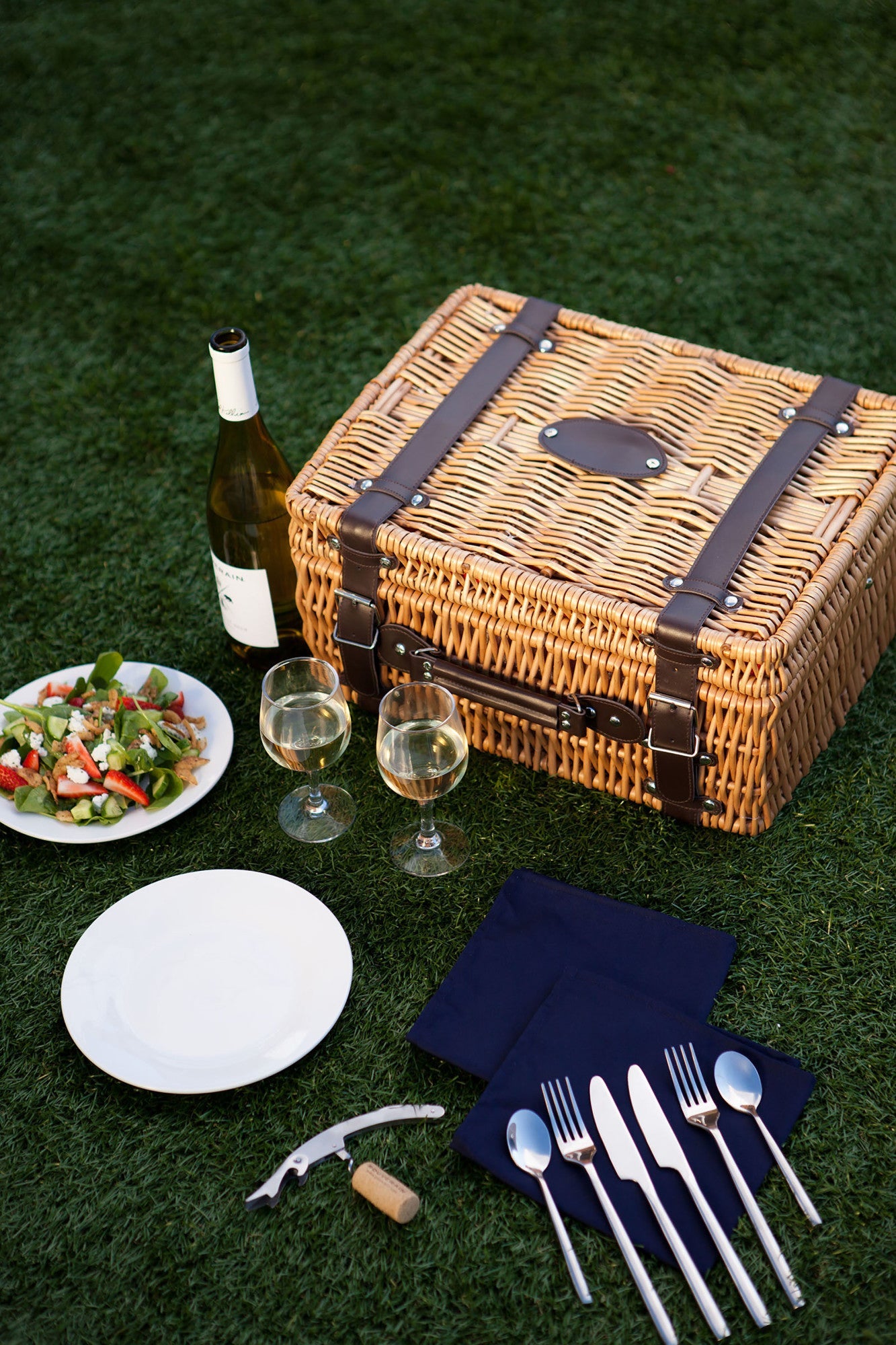 Champion Picnic Basket