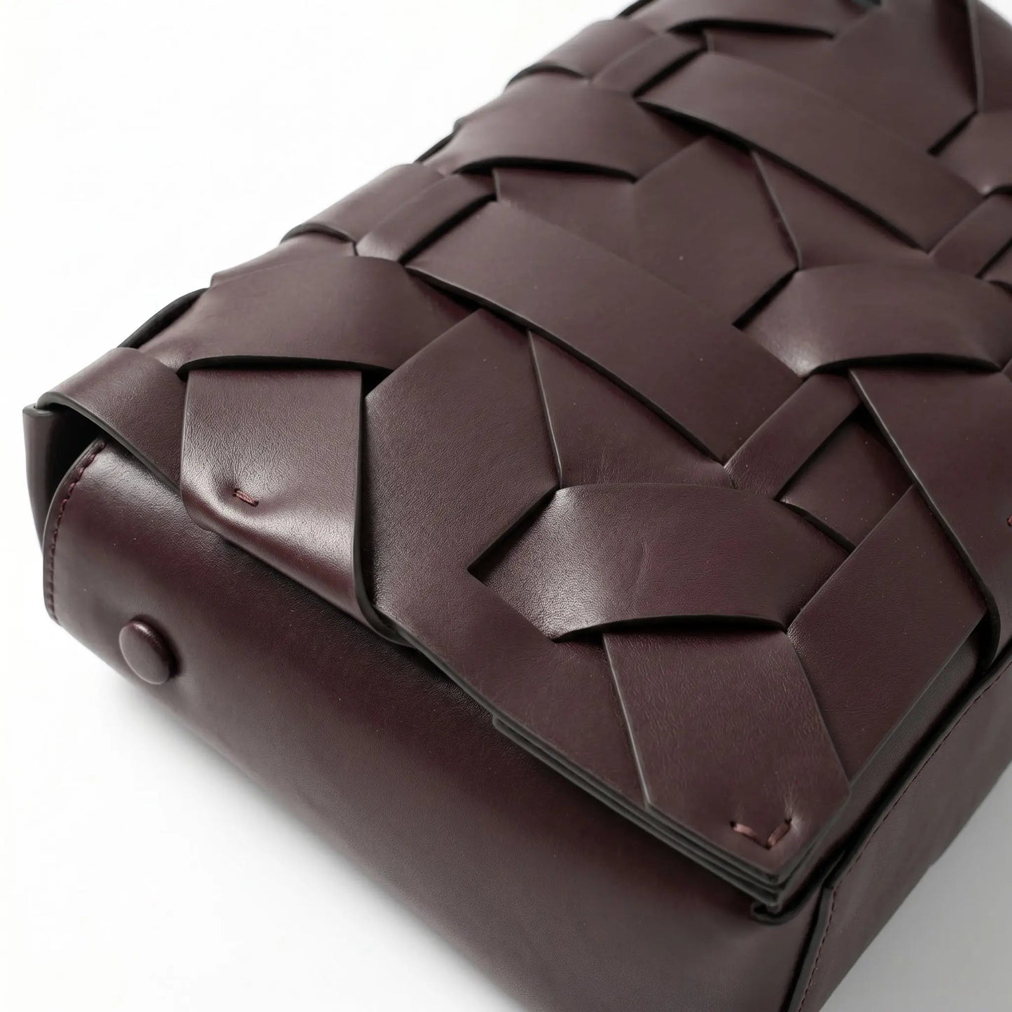 THE ZENOBIA WOVEN CLUTCH