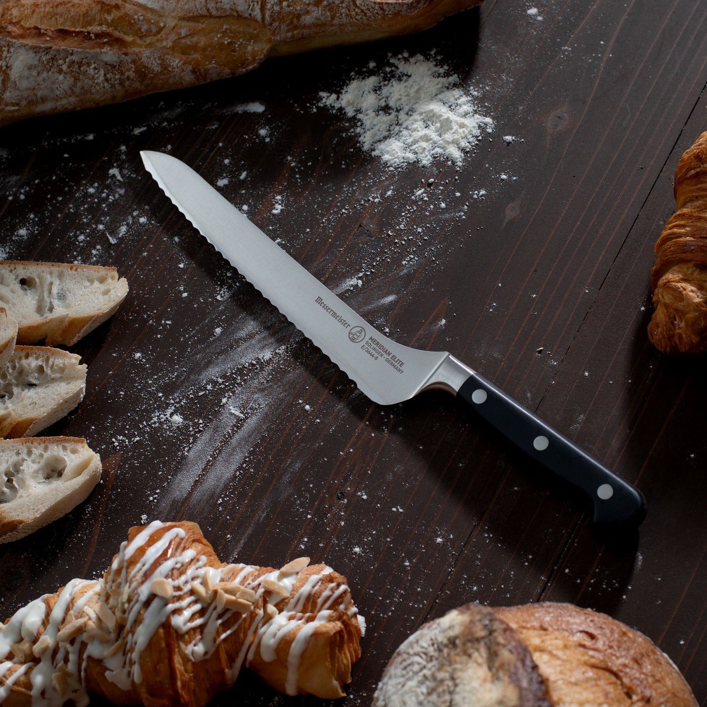 Meridian Elite Offset Scalloped Bread Knife - 8"