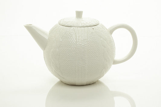 WHITE TEAPOT 40 OZ.