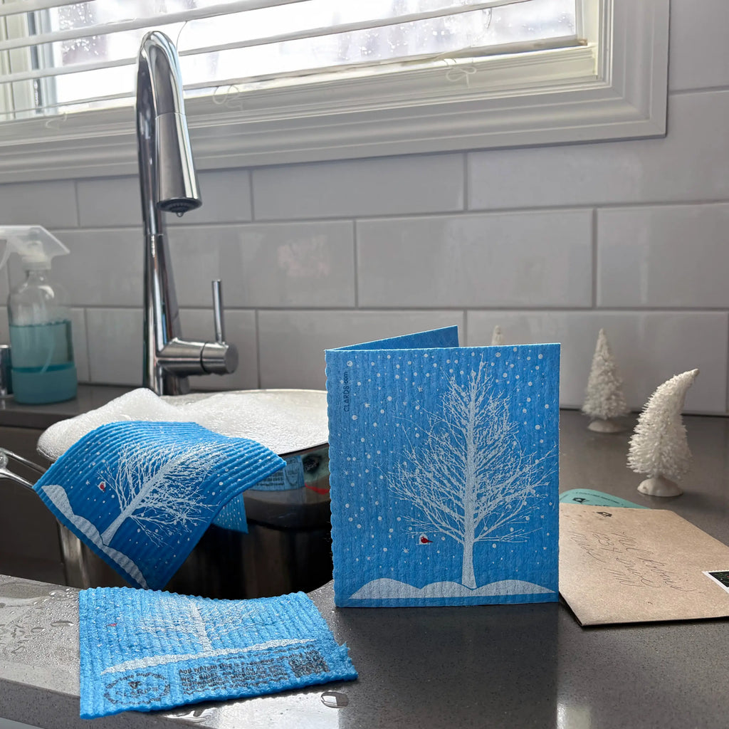 Snowy Red Cardinal – Greeting Turns Into a Swedish Sponge Cloth | Soak iT Up Clard®